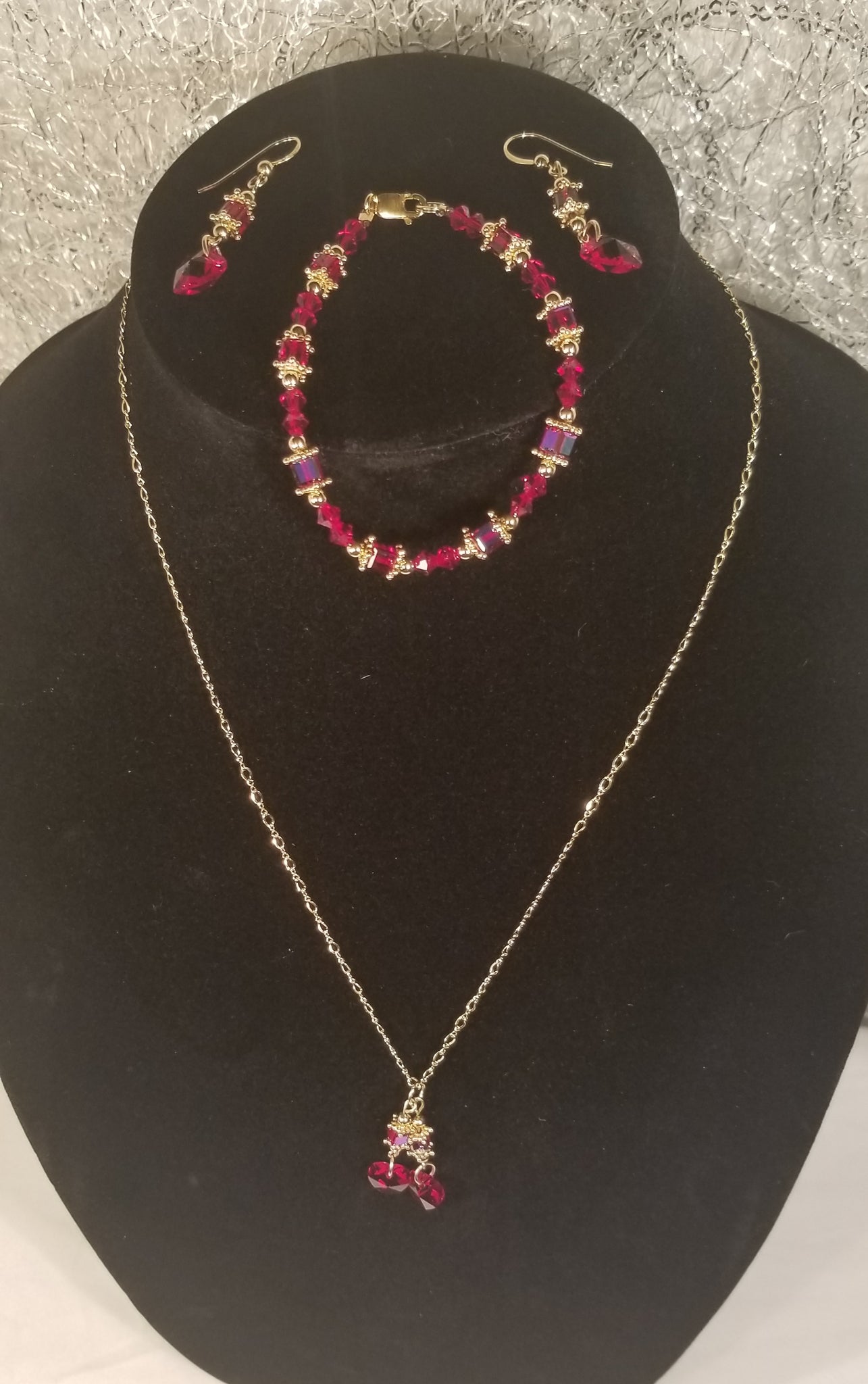 Love Connection! 14 KT Gold with Red AB Heart 2 Heart S.A. Crystal Set 20"-22"