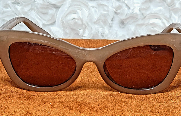 LOVE Me Some Brown! Medium Brown Frame Sunglasses