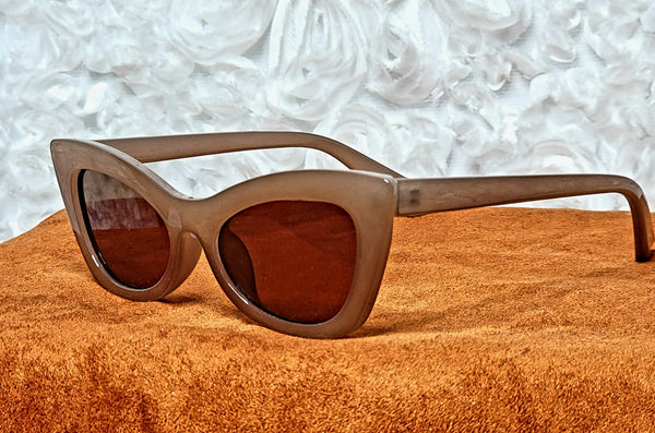 LOVE Me Some Brown! Medium Brown Frame Sunglasses