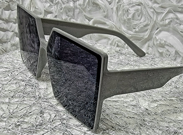 High Fashion GREY! Square Frame Grey Sunglasses