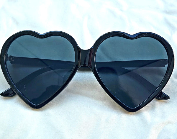 HeartThrob BLACK! Heart Shape Frame Sunglasses